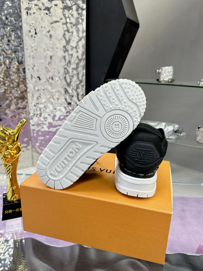 Louis Vuitton Trainer Maxi Black/White
