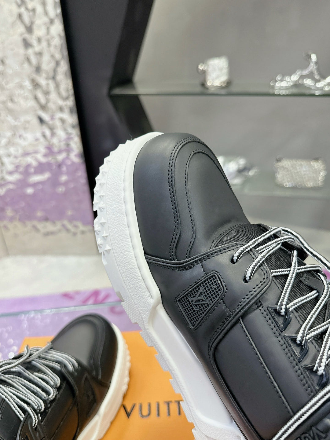 Louis Vuitton Trainer Maxi Black/White