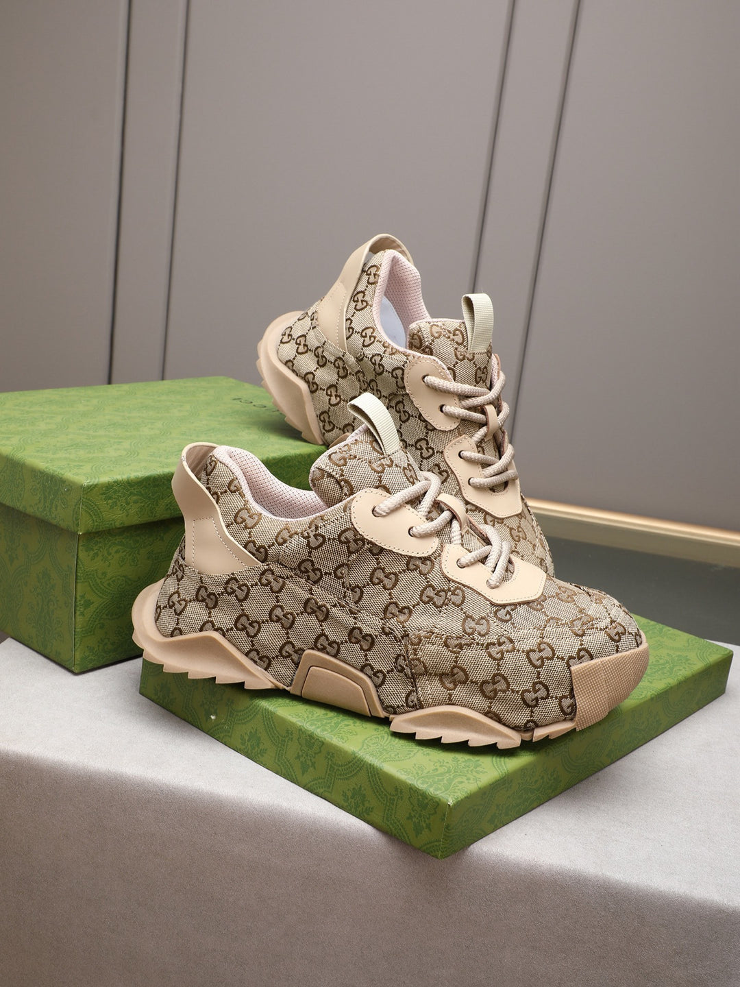 Gucci Sneakers Cream