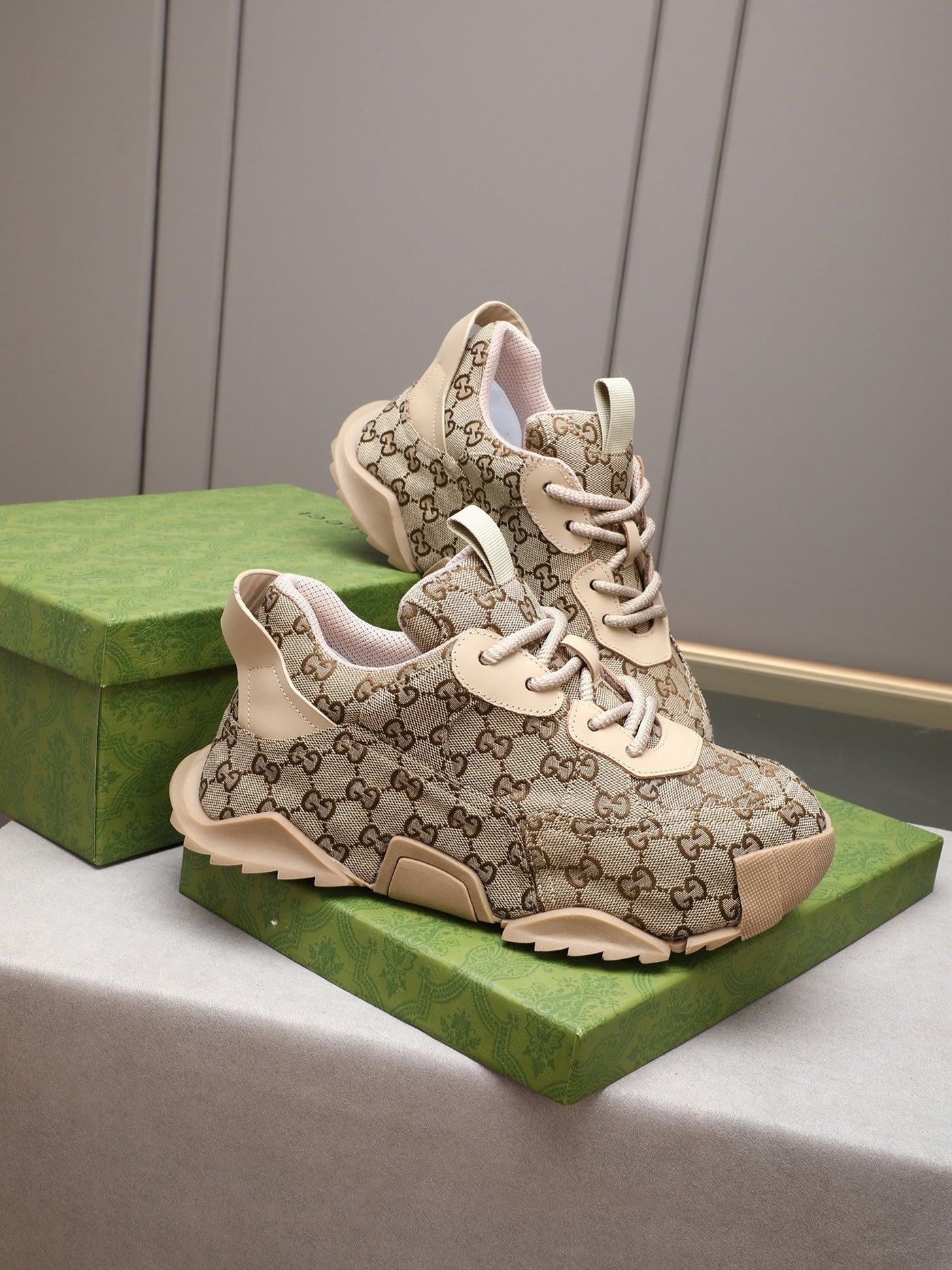 Gucci Sneakers Cream