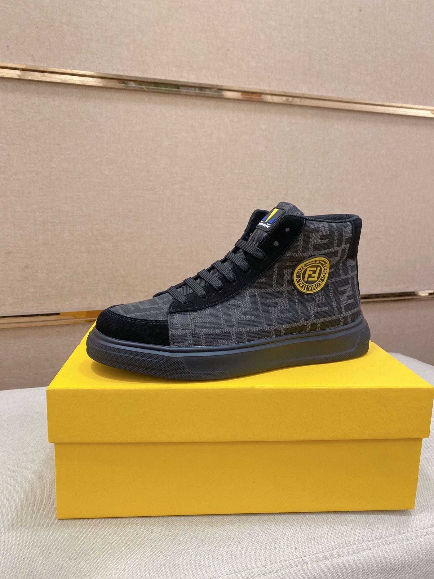 Fendi High-Top Black