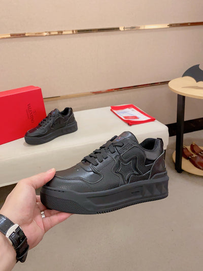 Valentino Garavani Sneakers Black