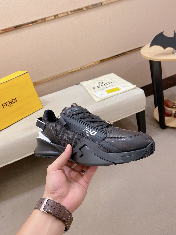 Fendi Flow Jet Schwarz