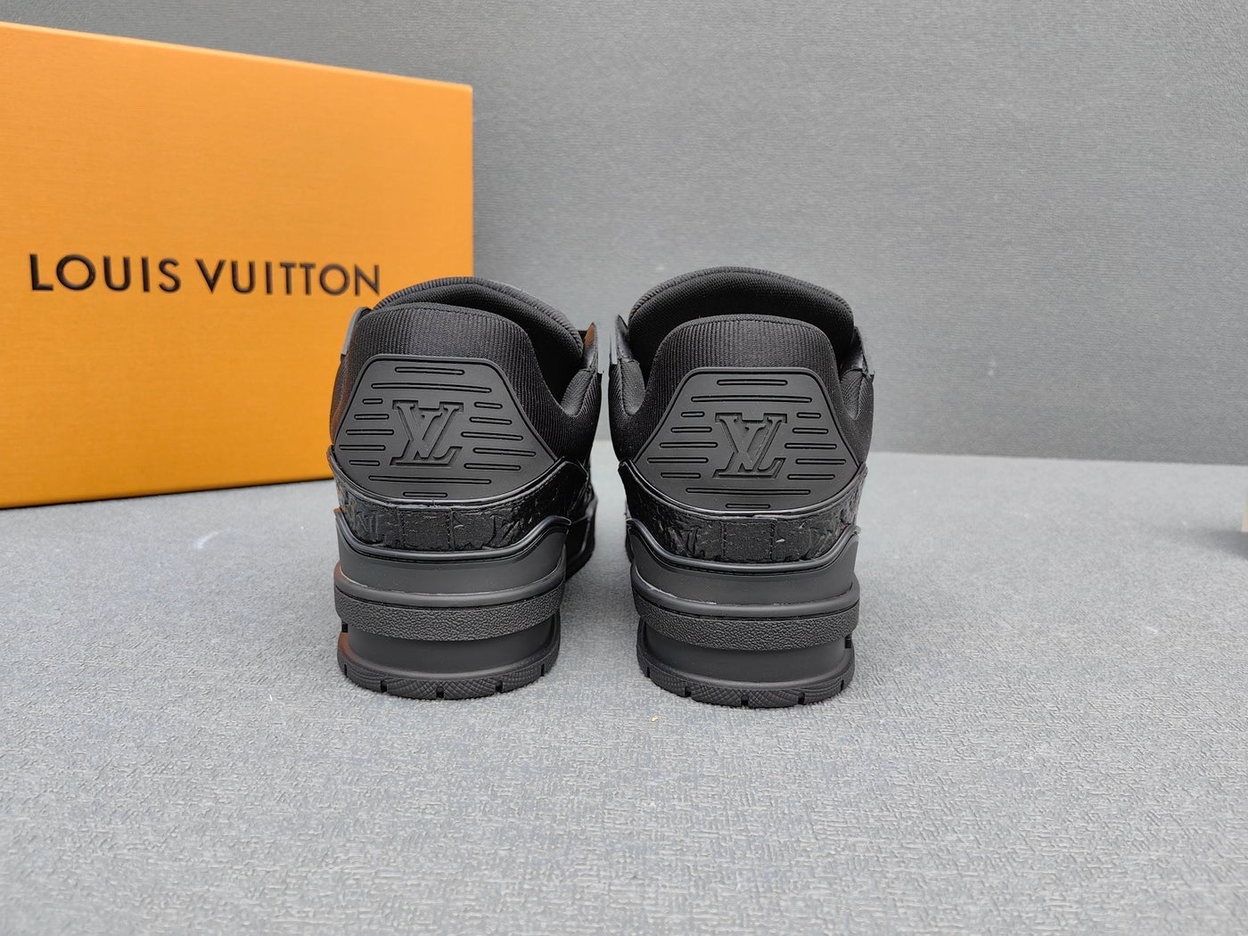 Louis Vuitton Sneakers Black