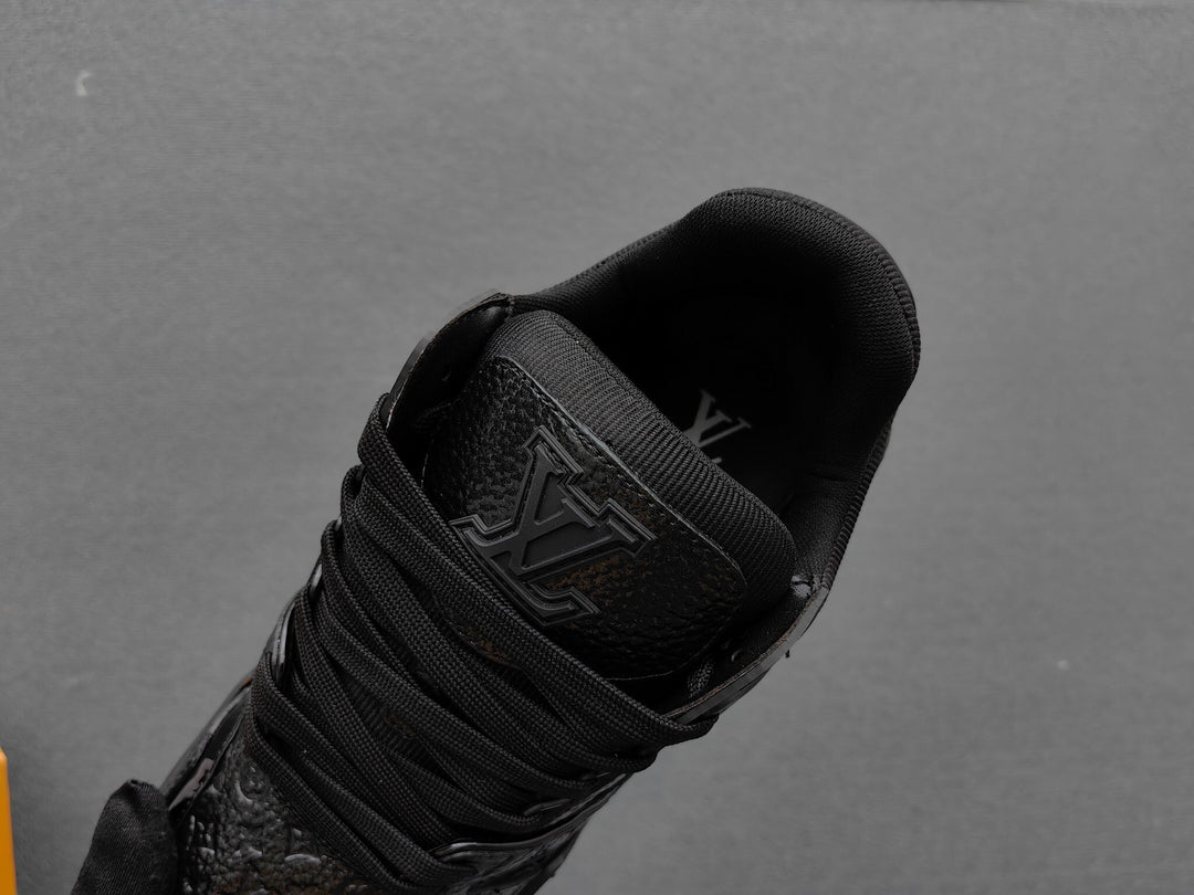 Louis Vuitton Sneakers Black