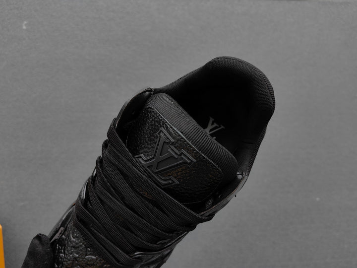 Louis Vuitton Sneakers Black